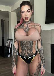 Chantal Danielle - Free nude pics, galleries & more at Babepedia