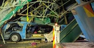 It connects batu kawan on the mainland malay peninsula with seberang perai and batu maung on penang island. Bridge Collapse Driver Of Trailer That Crashed Into Scaffolding Tests Positive For Drugs Say Cops Edgeprop My