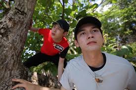 Law of the jungle is a hybrid reality show combining elements of drama and documentary. Wanna One S Ha Sung Woon And Ong Seong Woo Name Which Members Should Go On Law Of The Jungle Next Soompi