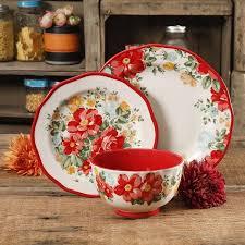 Just look at those colors. The Pioneer Woman Vintage Floral 12 Piece Dinnerware Set Red Walmart Com In 2021 Pioneer Woman Dishes Pioneer Woman Kitchen Pioneer Woman Dinnerware