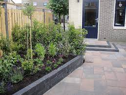 schuine plantenbakken wel verhoogd tuin bestrating tuin border tuin