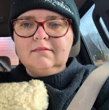 Do most shops and restaurants stay open in Pigeon Forge during snow?