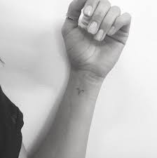 This option is ideal for application to the back, clavicle, wrist or neck. 40 Beautiful Tiny Wrist Tattoos For Women Tattooblend Tiny Wrist Tattoos Wrist Tattoos For Women Wrist Tattoos