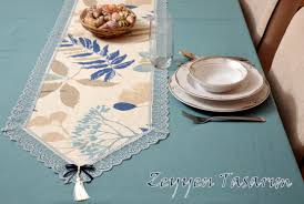 Ornektir Istek Uzerine Farkli Desen Ve Modellerde Siparis Alinir Bu Takim 1 Adet Masa Ortusu Ve 1 Adet Desenli Runnerden Olusmakta Desenler Taki Yemek Takimi