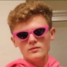 Kitto Lau's Instagram, Twitter & Facebook