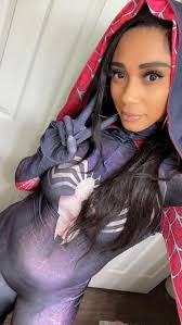 Hi all! I just wanted to introduce myself I'm Jazmin just moved to Dallas  I'm looking to make new girl friends!!! Add my instagram @jazmin.the.fawn