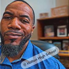 4A Boys 400m state champion🥇 Brayden Peek from Holton wins the 4A boys  400m with a new meet record of 47.70. #sportsinkansas
