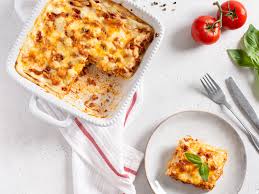 Lasagne gratinée, toute garnie (grande portion). Buffet Chaud Chez Vic