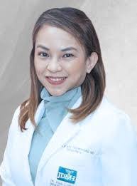 Leslie Mae's Instagram, Twitter & Facebook