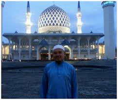 Azan solat isya' di masjid shah alam (mssaas), selangor malaysia. Subuh Di Masjid Negeri Abu Nuha Corner