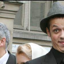 Stéphane carlier, né en 19703, écrivain, et raphaël, alias carlito, du duo de vidéastes mcfly et carlito, né en 1986, musicien, auteur et. Guy Carlier Qui Est Son Fils Raphael Carlier Alias Carlito Gala