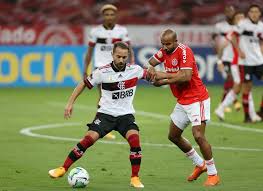Everton ribeiro (flamengo) finalização com o pé esquerdo de fora da área no lado direito do gol. Everton Ribeiro Ve Bom Resultado Do Flamengo No Beira Rio E Diz Foi Um Grande Jogo Flamengo Ge