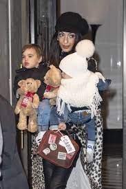 He and his lawyer wife amal attended the royal wedding last year, and amal was one of the guests at meghan's baby shower. Hat George Clooney Ein Uneheliches Kind Blick