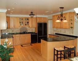 Kitchen Tile Backsplash Ideas With Oak Cabinets In 2020 Oak Kitchen Trendy Kitchen Backsplash Oak Cabinets