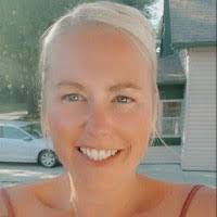 Shauna Bowman's Instagram, Twitter & Facebook