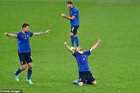 37,350 likes · 1,825 talking about this. Italiens Spieler Glauben Dass Jorginho Nach Einer Herausragenden Kampagne Ein Anwarter Auf Den Ballon D Or Ist Aktuelle Boulevard Nachrichten Und Fotogalerien Zu Stars Sternchen