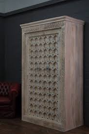 Suchen sie schrank kolonial bei den großen preisvergleich portalen gleichzeitig! Grosser Indischer Kleiderschrank Im Kolonialstil Beige Gekalkt