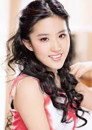 刘亦菲- 刘亦菲童年与小姨和表妹的旧照！