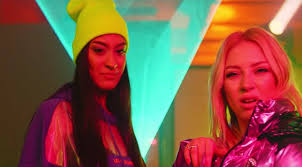 Sosyal medya fenomeni danla bilic de seçkin in bu paylaşımına ilginç bir danla bilic, ece seçkin'in paylaşımına yorum olarak mesela benle düet yazınca ikilinin takipçileri paylaşımı yorum yağmuruna tuttu. Rozz Basrolu Kaptirmis