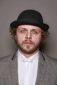 The film is crippled by its tedious pace and runtime, resulting in one of the most labored watches of the 2021 release slate, thus far. Oslo Tv Movie 2021 Imdb