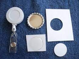 Pin By Yahaira Ixel Ortega Sanchez On I Want To Make One Of These For Work Badge Reels Diy Bottle Cap Crafts Id Badge