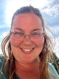 Hello, I'm Linda and something to know about me is I Love positive people,  energy, and vibes. If your Facebook account is in Professional Mode please  follow me and I will folow