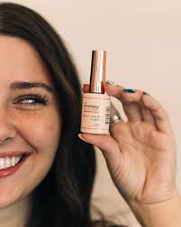 My sister just started up at a new salon & I got to take some cute  portraits of her the other day!✨💓 #azportraits #arizonaphotograher  #texasphotographers #elpasophotography #utahphotographer