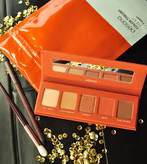Pérsona cosmetics color theory eye kit in copper is a kit with all the essentials to a fall copper eye look. Persona Cosmetics Color Theory Eye Kit Copper Color Theory Gel Eyeliner Pencil Copper Eyeshadow
