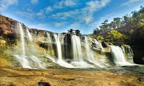 Sebelum berkunjung ke curug lawe benowo, simak harga tiket masuk curug lawe benowo terbaru 2021. Curug Dengdeng Tasikmalaya Foto Info Tiket Masuk Fasilitas Sejarah