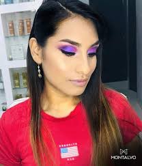 ℝ𝕖𝕤𝕒𝕝𝕥𝕒 𝕥𝕦 𝕞𝕚𝕣𝕒𝕕𝕒 𝕖𝕟 𝕥𝕠𝕟𝕠𝕤 ú𝕟𝕚𝕔𝕠𝕤 💜⠀ ¡Vive la  experiencia en Montalvo Tomás Valle!⠀ 💄Maquillaje: Diana Suplopuco ⠀ 📌  Av. Universitaria Cdra. 13 (Al costado de Plaza Vea).⠀ ☎ T. (01) 719