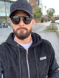 One side of the hair has a disconnect and the opposite side is blended in. Olivier Giroud On Twitter Tracksuit Style Boardinglab