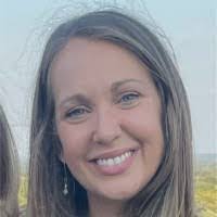 Tessa Bragg's Instagram, Twitter & Facebook