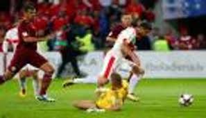 من جهة أخرى، تترقب الجماهير الاتحادية حسم إدارة النادي برئاسة أنمار الحائلي قرار مدرب الفريق الكروي الأول سواء بالتجديد مع المدرب البرازيلي فابيو كاريلي أو التوقيع مع المدرب الروماني كوزمين كونترا، ومن المنتظر أن. ÙƒÙˆØ²Ù…ÙŠÙ† ÙƒÙˆÙ†ØªØ±Ø§ Ù…Ø¯Ø±Ø¨Ø§ Ù„Ù„Ù…Ù†ØªØ®Ø¨ Ø§Ù„Ø±ÙˆÙ…Ø§Ù†ÙŠ