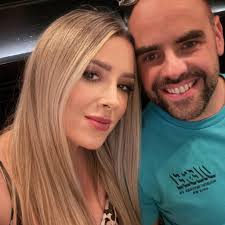 Only need 1 card to finish my 1st album can anyone help me please  https://s.scope.ly/PI63V6U7iHY