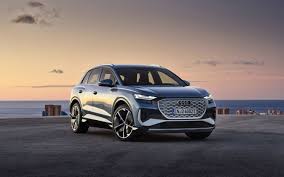 Graphically, the system is very impressive. Comparison Aurus Senat S600 2020 Vs Audi Q4 E Tron Ev 2020 Suv Drive