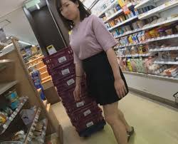 コンビニトイレ連れ込みパンチラ04「喉が乾いたのでジュース買いに来ただけのOLを…」 | アダルト動画・画像のコンテンツマーケット Pcolle