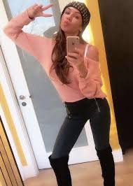However, her singing career started with the group sirens in the late 1990s with other girls from the northeast of england. Michelle Heaton Grosse Gewicht Alter Korperstatistik