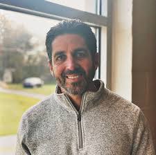 Raul Pineiro's Instagram, Twitter & Facebook