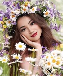 💗Scientific name:Bellis perennis💗The Daisy is a perennial plant of the  Askedceae family.The daisy is the national flower of Italy,My fovorite hair  accossury is Daisy💗 🔔I hope peace in the World🔔 🇯🇵from Japan