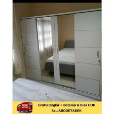 Anda mendapatkan tempat praktis untuk menggantung tas, jubah mandi, dan aksesori di sisi lemari dengan menambahkan pengait skogsviken untuk pintu. Lemari Pakaian 4 Pintu Semua Full Sliding Dengan Full Kaca Shopee Indonesia