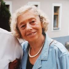 Eva Konrad Hawkins, Marine Scientist Who Fled Hungary, Dies at 90