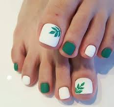 Besides warmth and sunshine, summer season carries with them also the possibility and opportunity to wear sandals and peep toe shoes. 50 Cute Toenails Art For The Summer Page 11 Of 50 Lovein Home Cute Toe Nails Summer Toe Nails Beach Toe Nails