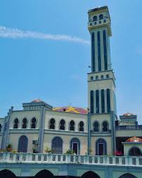Walaupun namanya menggambarkan bahawa ianya terapung, masjid ini mempunyai tiang dan asas yang kukuh. Masjid Terapung Di Tanjung Bungah Pulau Pinang Menaranya Menjulang 7 Tingkat A Photo On Flickriver