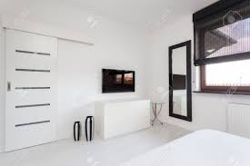 Ein fernseher im schlafzimmer zu haben sorgt also für eine gemütliche und entspannte schlafforscher warnen allerdings davor, sich einen fernseher ins schlafzimmer zu stellen. Fernseher Im Schlafzimmer Caseconrad Com
