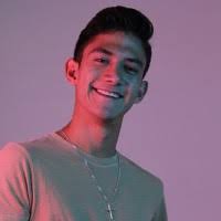 40+ perfiles de «Sitges»