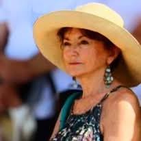 By any chance does anyone have an adjustable walking g stick to spare for  an elderly Ukranian refugee who has fallen and injured herself? Something  like this below. It would need to