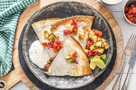Hello Quesadillas Gebackene Kase Tortillas Rezept Hellofresh Rezept Rezepte Tortillas Rezept Lebensmittel Essen