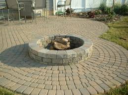 Well, because they're readily available at any hardware store or construction site, you can get them for basically nothing if you scrap or recycle them, they're ideally, your block fire pit should be in the proximity of a water hose in case of fire emergencies. 11 Outstanding Cinder Block Fire Pit Design Ideas
