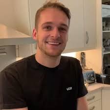 @DrMichaelMosley's video Tweet