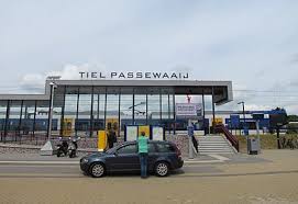 Geen enkel probleem, want er zijn genoeg restaurants die een snelle snack bij je thuisbezorgen. Wie Komme Ich Zu Station Tiel Passewaaij In Tiel Mit Der Bahn Oder Dem Bus Moovit